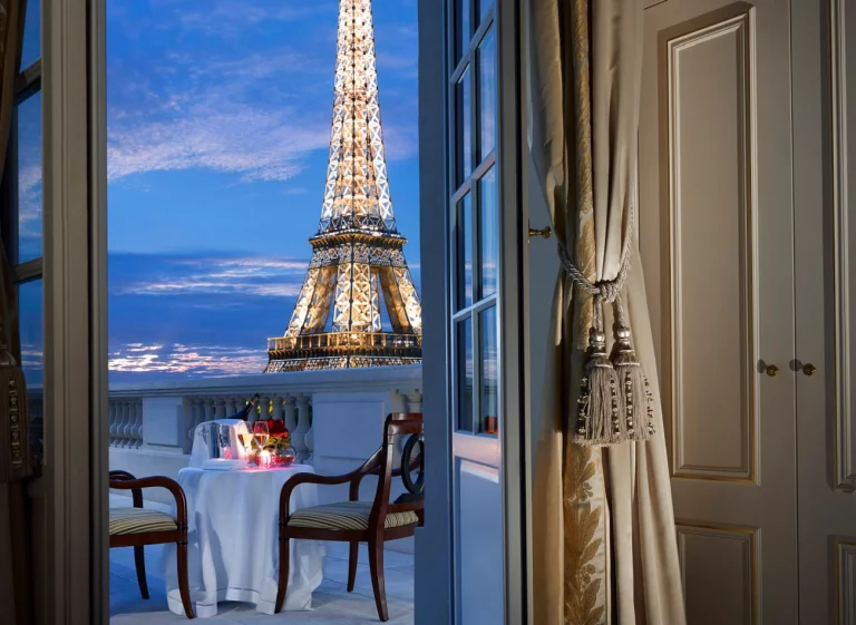 Banfield Travel, France, Shangri-La Hotel, Paris, Duplex Terrace Eiffel view Suite